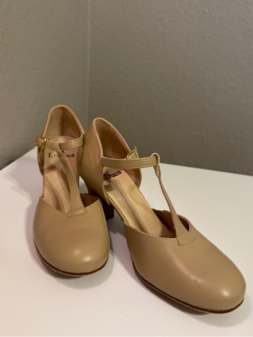 LaDuca size 9.5 Teresa Character Shoe NWOT